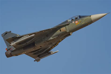 O caça indiano HAL Tejas - Airway