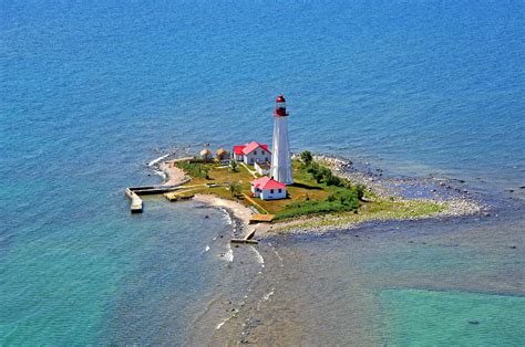 Pin by Matthew Legakis on Lighthouses | Beautiful lighthouse ...