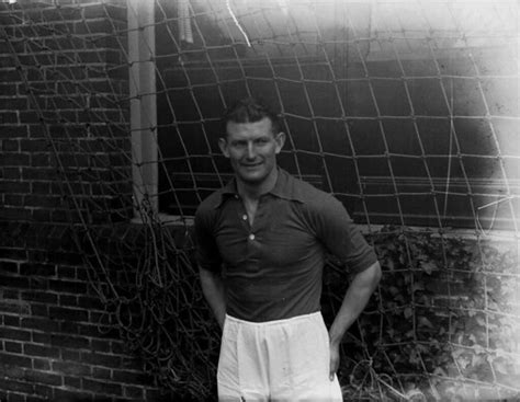 11-17-1946_00597 Kick Smit | Portret van voetballer Kick Smi… | Flickr