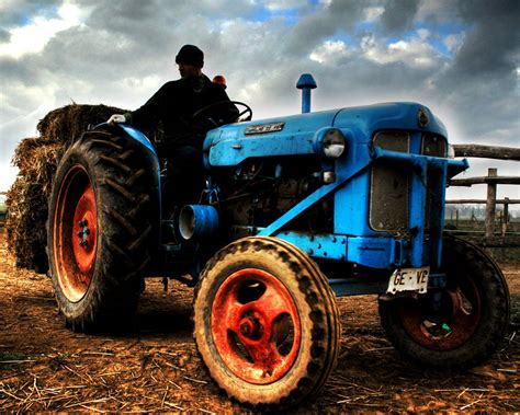 Tractor Wallpaper HD - WallpaperSafari