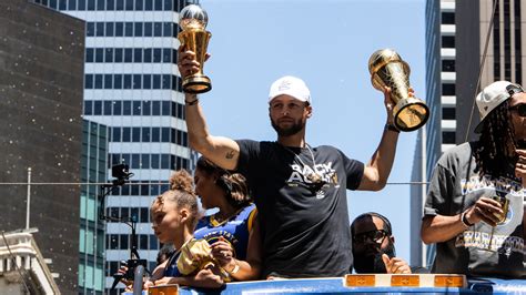 2022 Warriors NBA championship parade: Best photos from raucous event ...