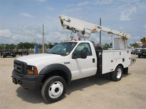 Bucket Truck: B9937 | Atlas Truck Sales, Inc.