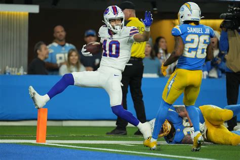 Bills WR Khalil Shakir Scores Miraculous Touchdown vs. Steelers: 'How Is This Real?' - Sports ...