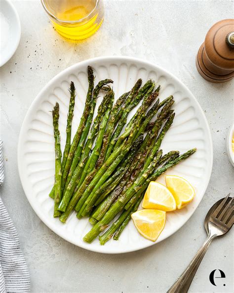 How to Cook Asparagus in the Oven [Plus Seasoning Ideas] | Elizabeth Rider