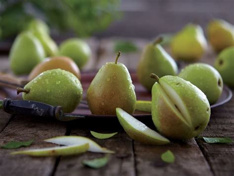 Comice Pears - Hale Groves, serving fresh since 1947