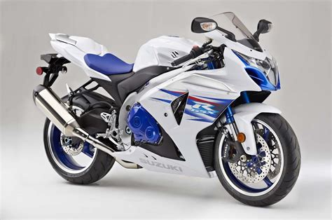 Suzuki GSX-R 600 K7 - L4 specs, lap times, performance data - FastestLaps.com