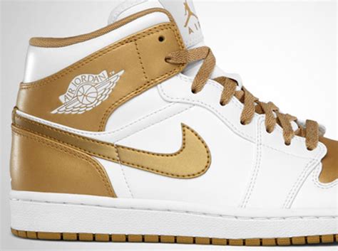 Air Jordan 1 Phat - White - Metallic Gold - SneakerNews.com