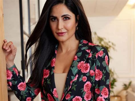 Katrina kaif Surreal Looks In Floral Outfit - Photogallery - Page 2