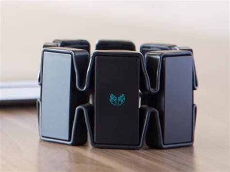 Myo armband review - control your devices and apps wirelessly with gestures - Tech Guide