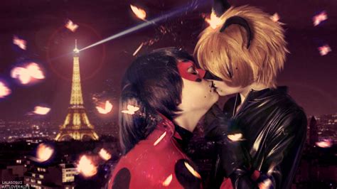 Ladybug and Chat Noir - Kiss by LALASOSU2 on DeviantArt