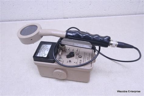 LUDLUM GEIGER COUNTER MODEL 3 SURVEY METER WITH PROBE MODEL 449 | eBay