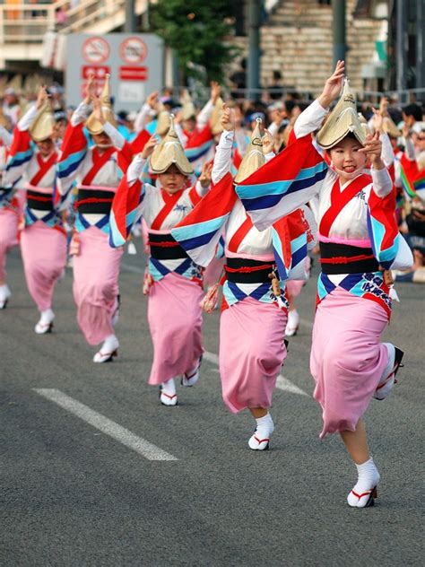 Festivals of Japan: Tokushima Awa Odori Folk Dance Festival - GaijinPot