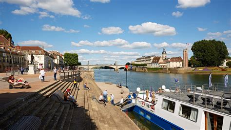 Chalon-sur-Saône and the vineyard | La Bourgogne