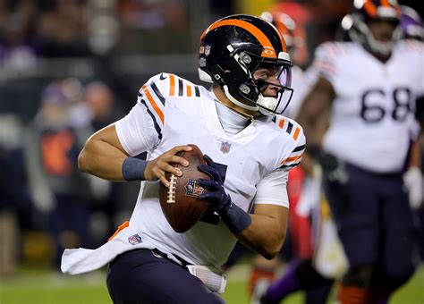 Justin Fields' rookie season stats have left Bears unimpressed, reveals ...