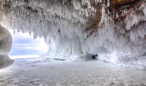 Apostle Island frozen sea cave Natural Wonders, The Wonders, Beautiful World, Beautiful Places ...