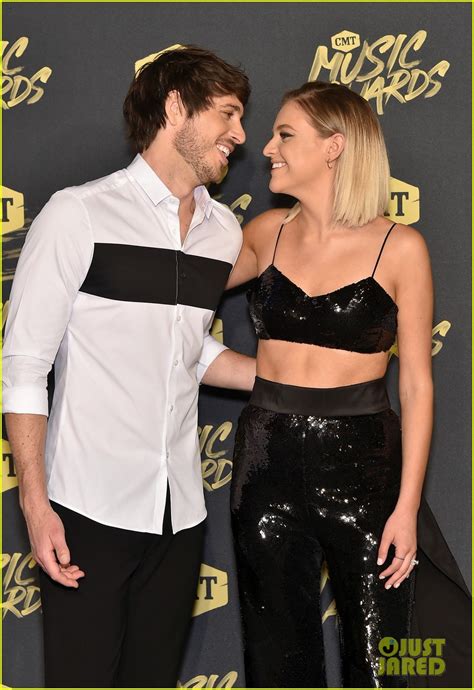 Kelsea Ballerini & Husband Morgan Evans Share a Smooch at CMT Music Awards 2018: Photo 4096422 ...