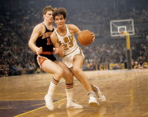 Pete Maravich’s career scoring average among college basketball’s ...