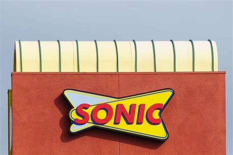 8 Best Sonic Chicken Tenders & Sandwiches to Order