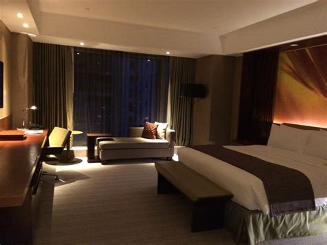 Travels with Gusto: Hotel Room Review: Marco Polo Hotel Ortigas