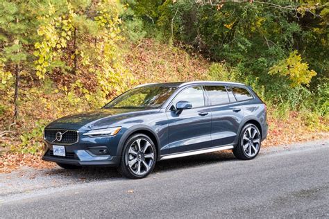 2023 Volvo V60 Cross Country Review: The All-Terrain Swedish Wagon