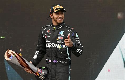 Lewis Hamilton égale le record de titres de champion du monde de ...