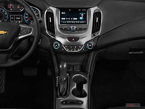 2016 Chevrolet Cruze: 64 Interior Photos | U.S. News