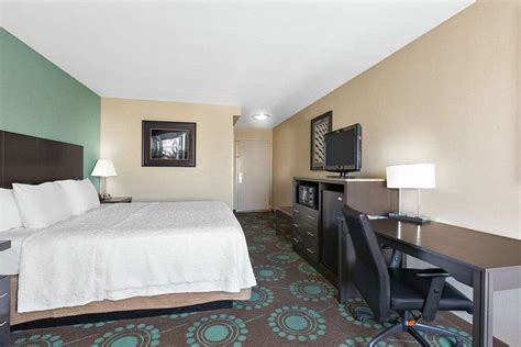 HAMPTON INN BAKERSFIELD-CENTRAL $108 ($̶1̶2̶3̶) - Updated 2022 Prices ...