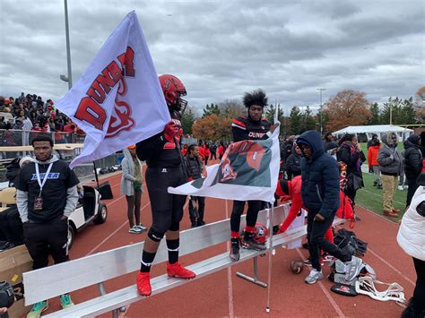 DC Turkey Bowl turns 50: Dunbar High wins in honor of fallen player - WTOP News