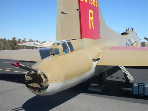 b 17 tail gunner - Google Search | Aircraft design, B17, Fun slide