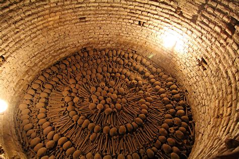 Catacombs in La Iglesia de San Francisco, Lima: UziY: Galleries: Digital Photography Review ...