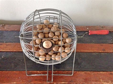 Vintage Bingo Cage with Balls / Vintage Bingo Wheel / Vintage