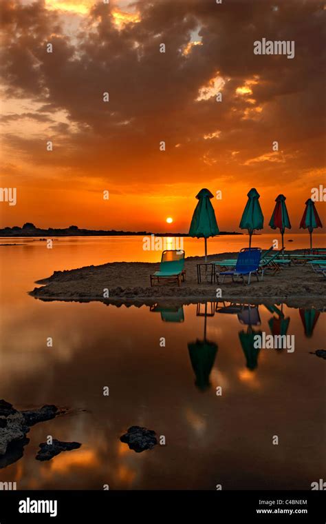 Sunset at Elafonissos (or "Elafonissi") beach, Chania Prefecture, Crete ...