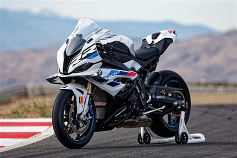 BMW put the brakes on S1000RR delivery