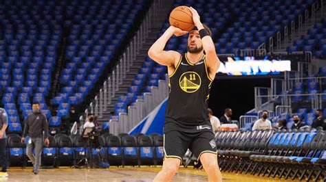 Klay Thompson injury update: Warriors star guard shoots around in full ...