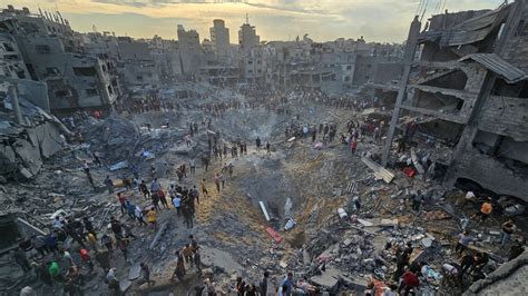 Israeli airstrike hits Gaza refugee camp - November 1, 2023 | Reuters