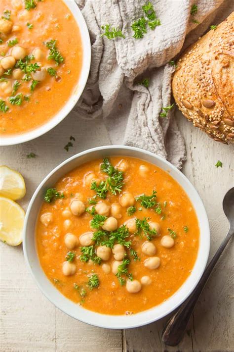 Moroccan-Inspired Chickpea Soup - Connoisseurus Veg