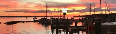 12 Best Bradenton Restaurants on the Water [2022]