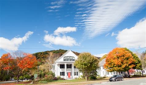 Prettiest Fall Foliage Villages in Vermont - New England Today