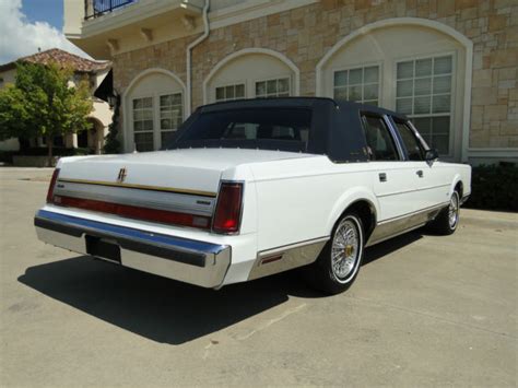 1988 Lincoln Town Car Signature Series - Never Titled - MSO - Classic Lincoln Town Car 1988 for sale