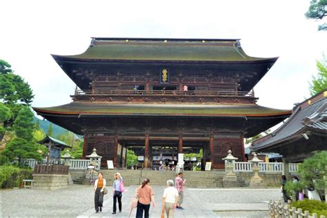 Zenkoji Temple, Nagano | Search for the Key to Paradise