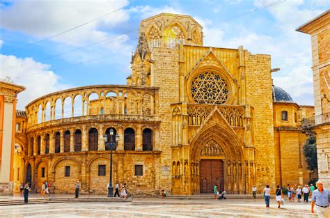 Secret codes and scientific mysteries: Is the Holy Grail In Valencia ...