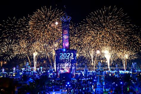 All the glorious NYE fireworks in the UAE – in pictures! - Yalla Abu ...