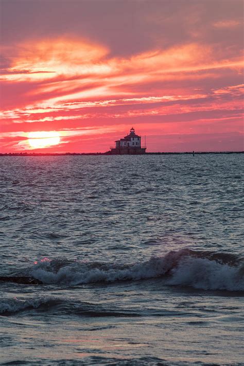 Ashtabula Ohio Lighthouse at Sunset Photograph by John McGraw | Fine ...