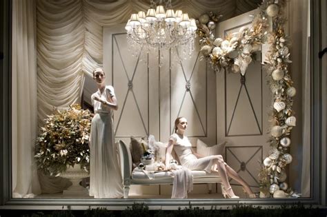 Ralph Lauren window displays Hollywood | Fashion window display, Store window displays ...