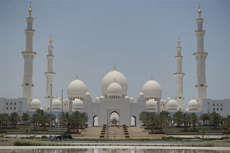 Visit Abu Dhabi’s Sheikh Zayed Mosque - Abu Dhabi Blog