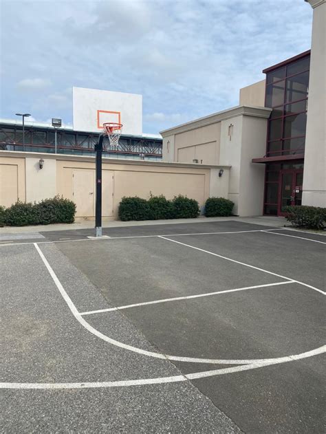 Outdoor Basketball Court - Campus Recreation - Santa Clara University