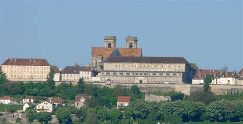 Langres City Walls (Langres) | Structurae