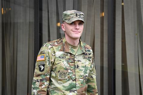 From homeless, to green, to gold: An Army officer’s humble beginnings | Article | The United ...