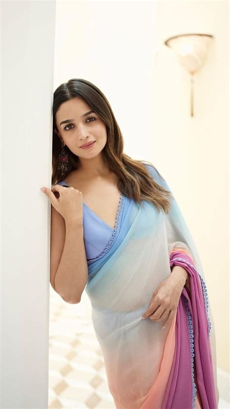 5 Times Alia Bhatt Slew In Sarees