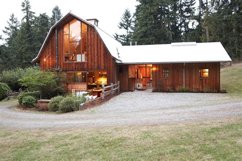 Minimalist Guest-Oriented Barn Conversion by SHED Architecture - Home ...